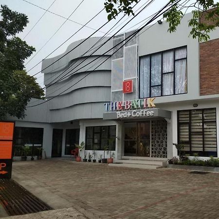 Hotel The Batik Bed And Coffee Bandung Esterno foto