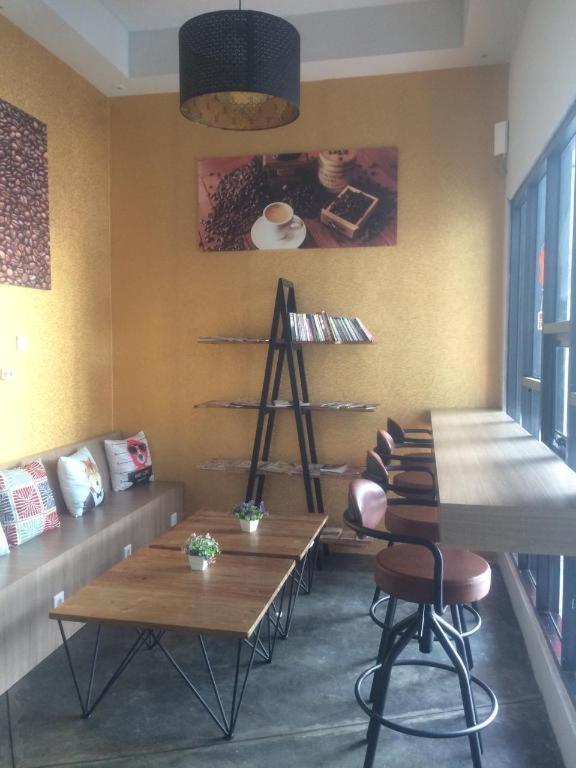 Hotel The Batik Bed And Coffee Bandung Esterno foto